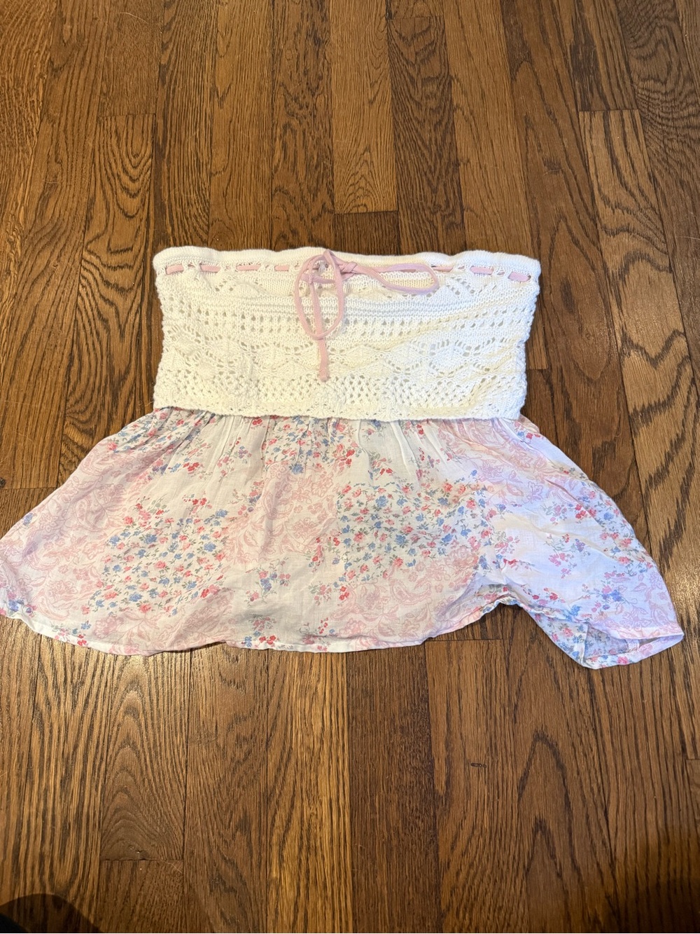 Hollister White Crochet & Pink Floral Strapless Tube Top